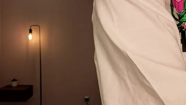 Frences Eyes online show from 11-14-25, 01:37