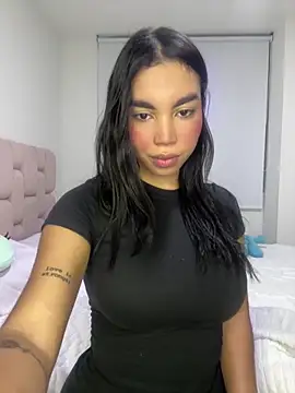 Snapshot of karolaalcendra chatting on 03-01-26, 11:27 karolaalcendra online show from 03-01-26, 11:27