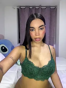 Snapshot of karolaalcendra chatting on 02-13-26, 03:28 karolaalcendra online show from 02-13-26, 03:28