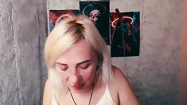 EmmaCat  online show from 02-12-26, 10:15