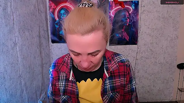 EmmaCat  online show from 01-13-26, 05:22