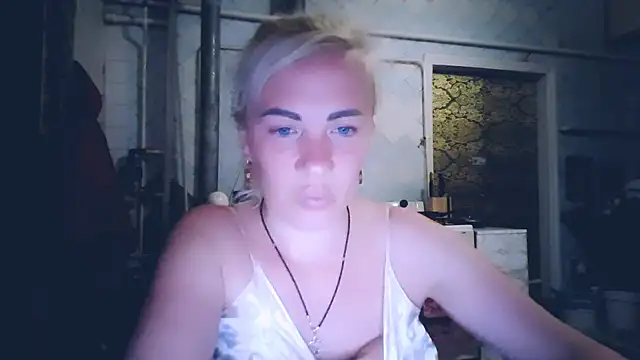 EmmaCat  online show from 05-25-26, 06:50