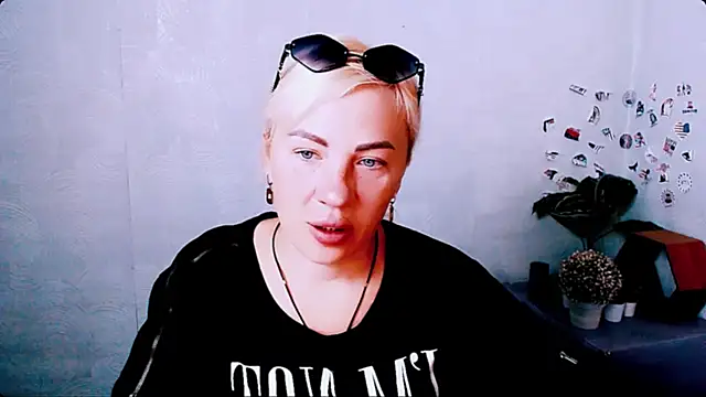 EmmaCat  online show from 06-01-26, 04:13