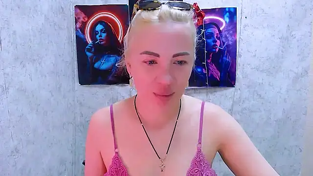 EmmaCat  online show from 03-17-26, 05:10