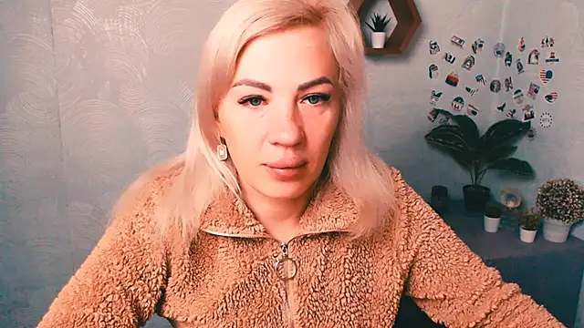 EmmaCat  online show from 09-27-25, 04:29