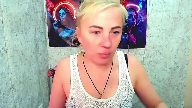 EmmaCat  online show from 03-22-26, 05:32