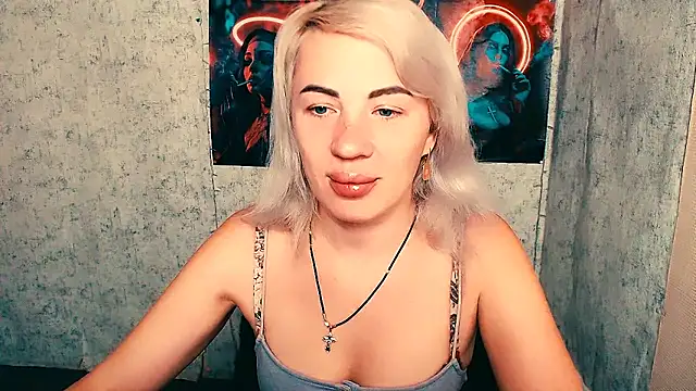 EmmaCat  online show from 10-22-25, 05:29