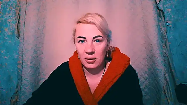 EmmaCat  online show from 10-18-25, 05:09