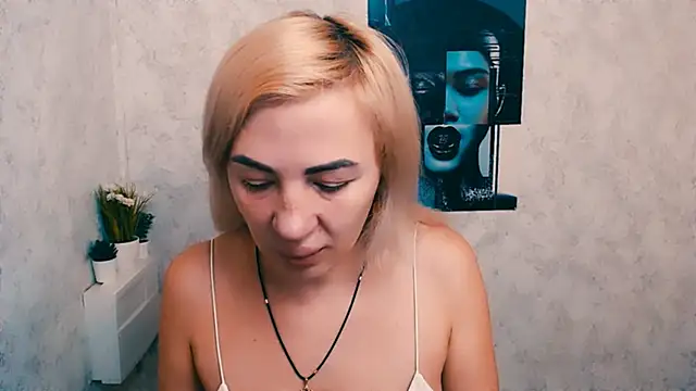 EmmaCat  online show from 12-01-25, 06:14