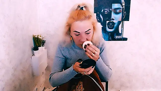 EmmaCat  online show from 10-14-25, 05:30