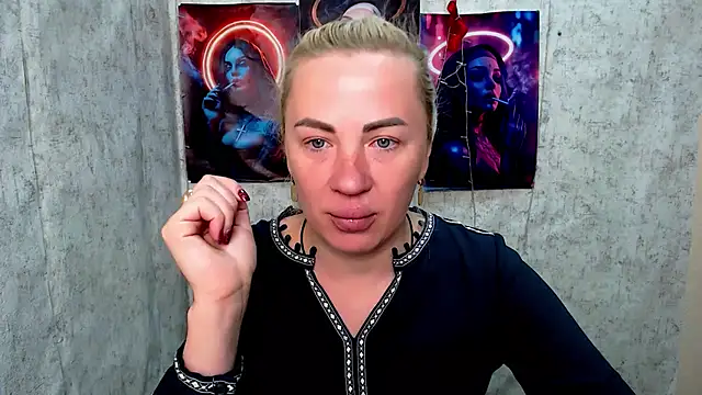 EmmaCat  online show from 04-22-26, 04:30