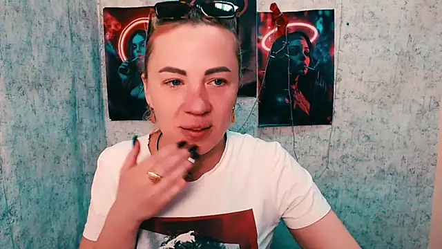 EmmaCat  online show from 03-11-26, 05:12