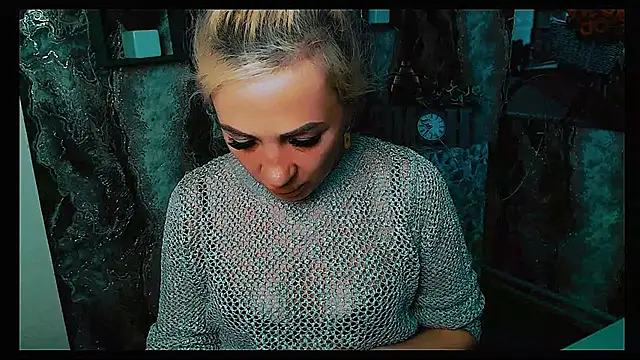 EmmaCat  online show from 09-22-25, 05:24