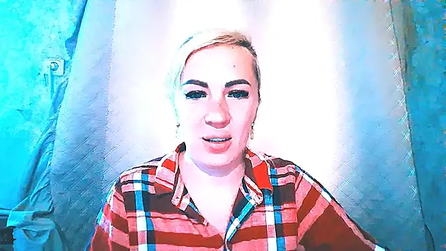 EmmaCat  online show from 09-15-25, 05:30