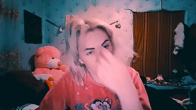 EmmaCat  online show from 10-19-25, 02:09