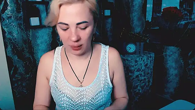 EmmaCat  online show from 01-08-26, 06:19