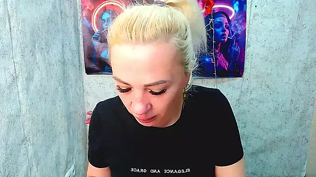 EmmaCat  online show from 03-30-26, 05:42