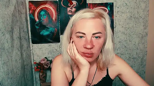 EmmaCat  online show from 05-18-26, 04:01