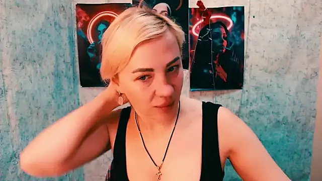 EmmaCat  online show from 03-09-26, 05:22