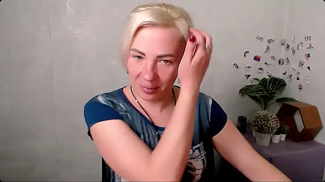 EmmaCat  online show from 05-21-26, 06:11