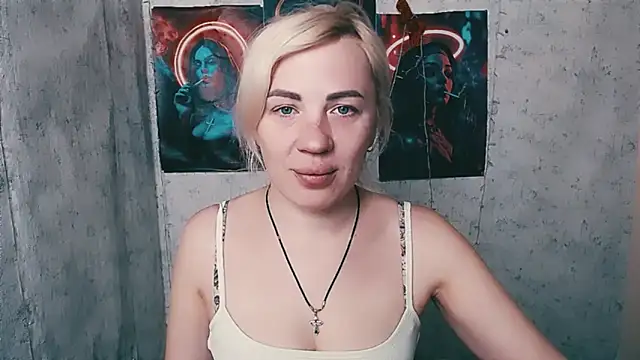 EmmaCat  online show from 02-17-26, 05:27