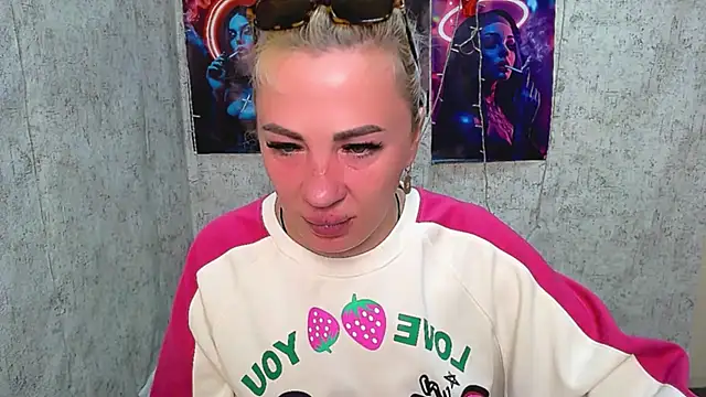 EmmaCat  online show from 04-05-26, 05:14