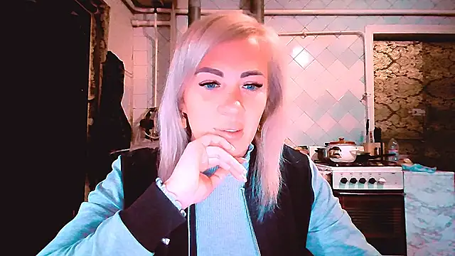 EmmaCat  online show from 09-26-25, 08:32