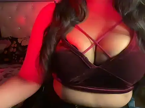 Snapshot of Reena_R chatting on 09-23-25, 04:25 Reena R online show from 09-23-25, 04:25