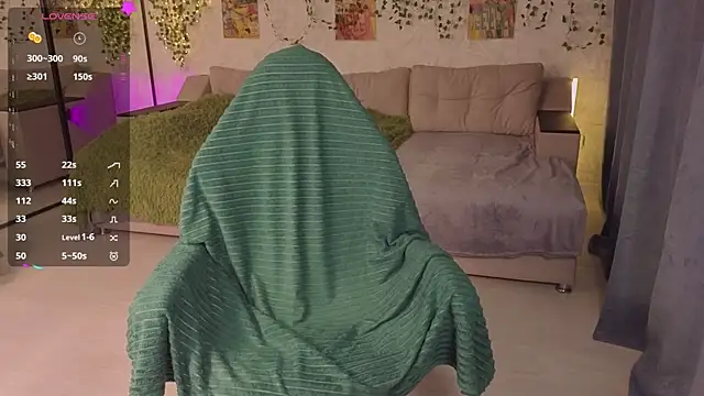 Aki nohana online show from 10-31-25, 12:46