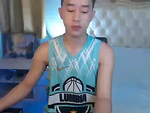 Snapshot of mr_chandy chatting on 10-27-25, 10:38 mr chandy online show from 10-27-25, 10:38