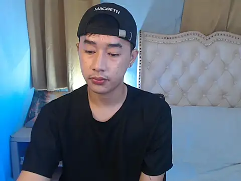 Snapshot of mr_chandy chatting on 10-18-25, 10:39 mr chandy online show from 10-18-25, 10:39