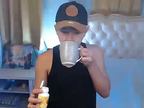 Snapshot of mr_chandy chatting on 10-28-25, 10:25 mr chandy online show from 10-28-25, 10:25