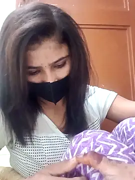 Snapshot of Arti_ chatting on 10-13-25, 05:53 Arti online show from 10-13-25, 05:53