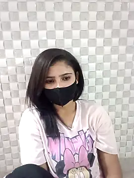 Snapshot of Arti_ chatting on 10-17-25, 05:04 Arti online show from 10-17-25, 05:04