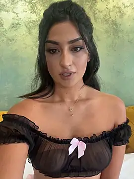 Snapshot of Mia_spicyy chatting on 10-18-25, 07:43 Mia spicyy online show from 10-18-25, 07:43