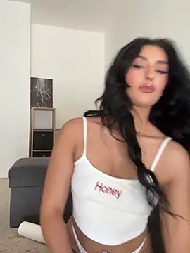 Mia spicyy online show from 06-18-26, 08:35