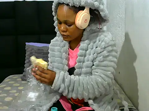 BlondieBitch online show from 05-07-26, 05:33