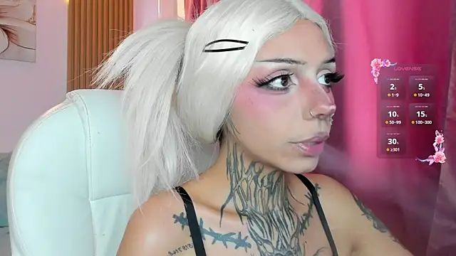 KoraRousee online show from 06-12-26, 07:11