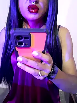 Cutie-Whiskey1 online show from 11-01-25, 07:08