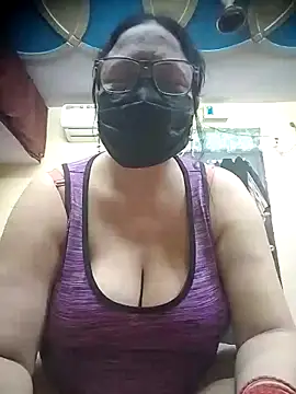 thehotlady online show from 04-05-26, 03:02