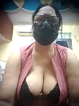 thehotlady online show from 05-18-26, 04:29