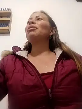 LaraCaliente online show from 10-28-25, 10:31