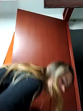 LaraCaliente online show from 10-17-25, 07:55