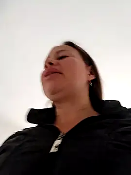 LaraCaliente online show from 10-25-25, 12:50