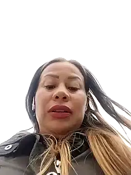 LaraCaliente online show from 10-27-25, 09:05