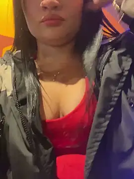 Snapshot of Alanasole chatting on 10-15-25, 02:54 Alanasole online show from 10-15-25, 02:54