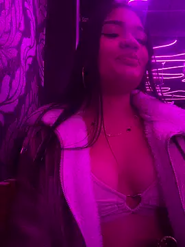 Snapshot of Alanasole chatting on 09-23-25, 02:07 Alanasole online show from 09-23-25, 02:07