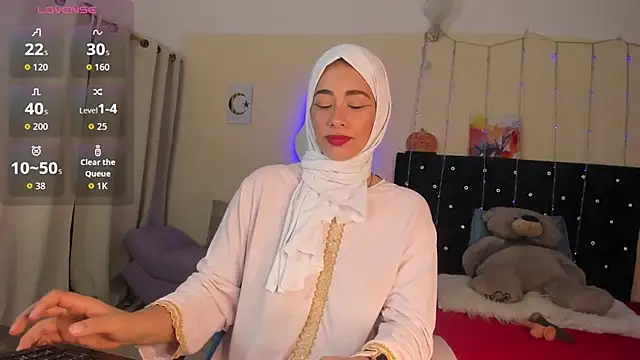 Snapshot of ShanaJamil chatting on 04-23-26, 12:11 ShanaJamil online show from 04-23-26, 12:11