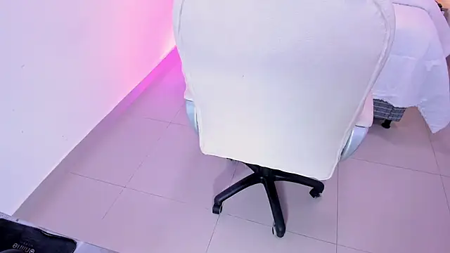 Megann Williamss online show from 01-05-26, 07:39