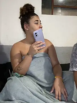 CasalMaldoso01 online show from 10-31-25, 04:20